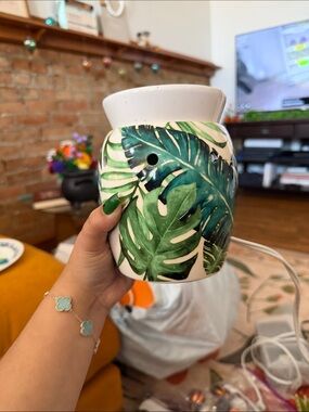 Scentsy Tropical Leaf Ceramic Home Art Warmer - Green